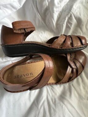 Aravon Brown leather sandals Sz. 9